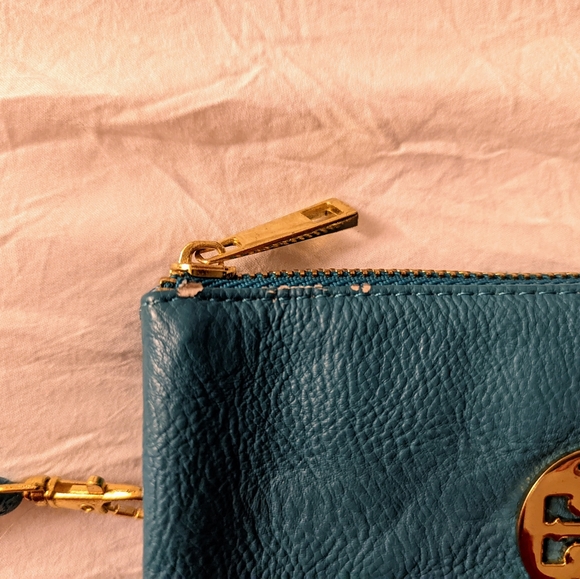 Blue hidden wallet wristlet - Picture 7 of 9